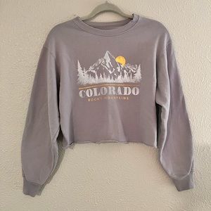 Hollister is this sweater and it’s so cool